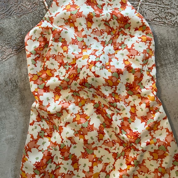 Low back floral dress with tie back from dynamite - Picture 7 of 9